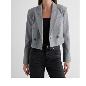 Express Gray Trench Coat with Structured Shoulders and Long Sleeves